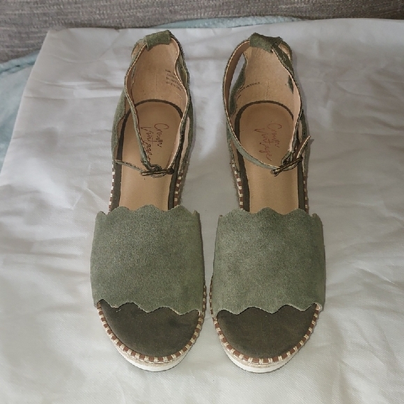Green Suede Women's Sandals - Picture 1 of 4